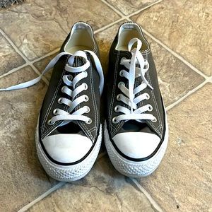 Converse all star sneakers low tops great condition look brand new barley used